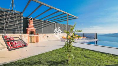 Villa Aqua