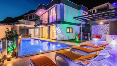 Villa Aqua