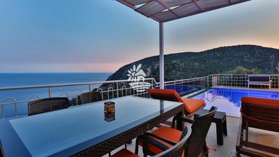 Villa Atlantis