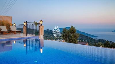 Villa Blue