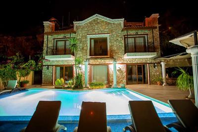 Villa Brand