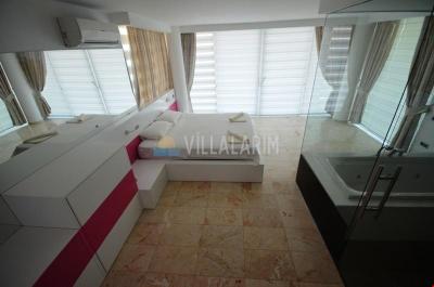 Villa Hill Side 1