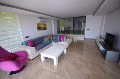 Villa Hill Side 1