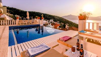 Villa Ketchy