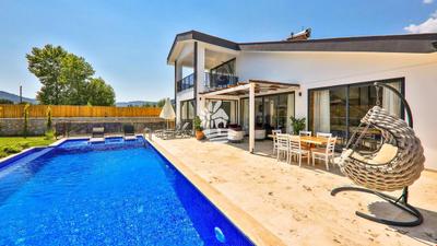 Villa Made