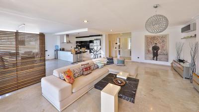 Villa Moonshine