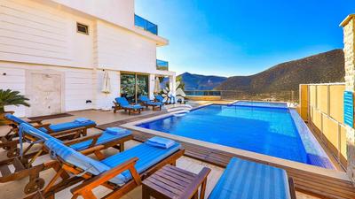 Villa Moonshine