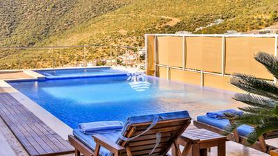 Villa Moonshine