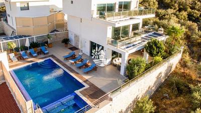 Villa Moonshine