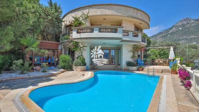 Villa Roundhouse
