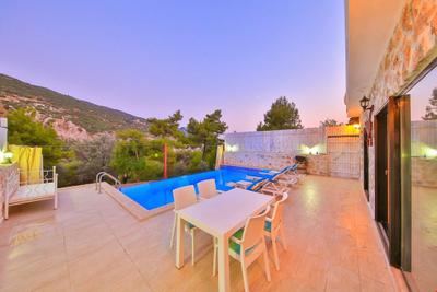 Villa Stone 1