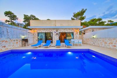 Villa Stone 1