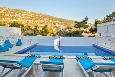 Villa Stone 1