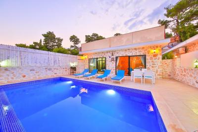 Villa Stone 1
