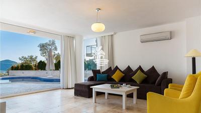 Villa Tzia