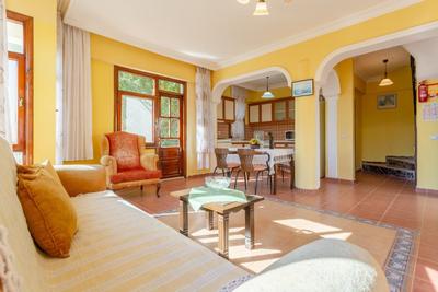 Arykandos Ortak Havuzlu Villa