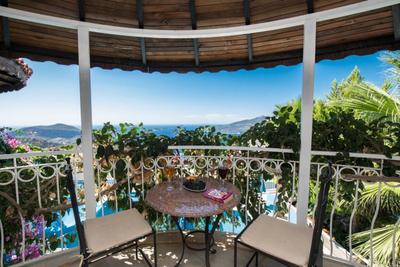Villa Aura