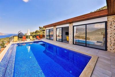 Villa Bronz