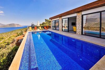 Villa Bronz
