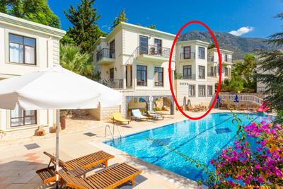 Ortak Havuzlu Villa Habesos
