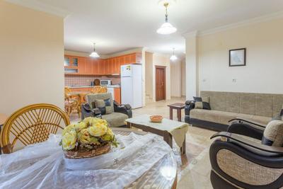 Limyros Ortak Havuzlu Villa