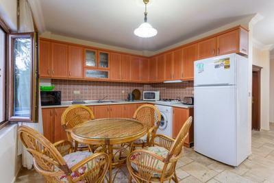 Limyros Ortak Havuzlu Villa