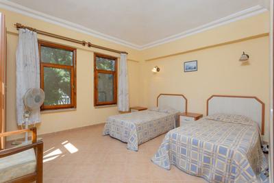 Myros Ortak Havuzlu Villa