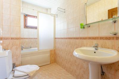 Myros Ortak Havuzlu Villa