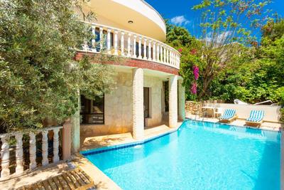 Villa Poppy
