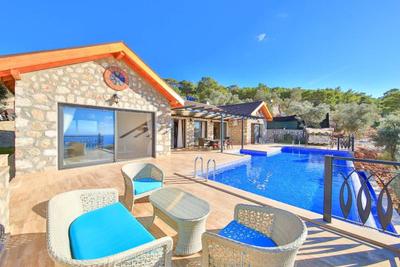 Villa Almond