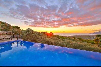 Villa Almond