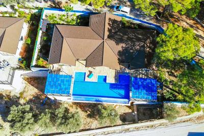 Villa Almond