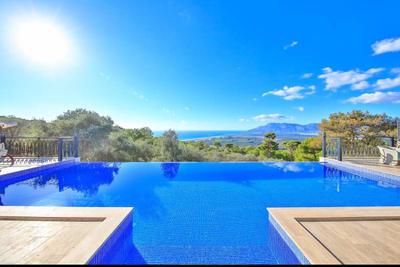 Villa Almond