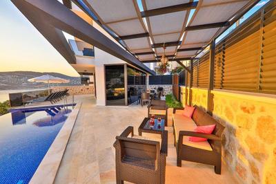 Villa Life