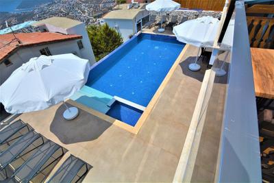 Yeni Villa