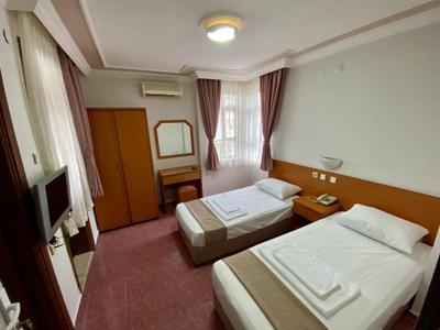 Amanda Hotel