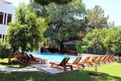 Meşe Hotel