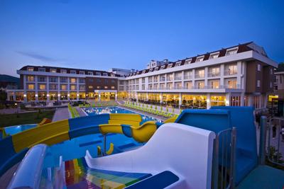 White Lilyum Hotel
