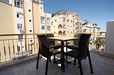 Golden Spark Hotel and Apart