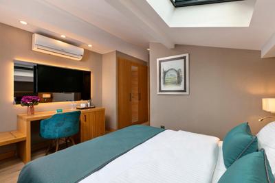 Pukka Hotel