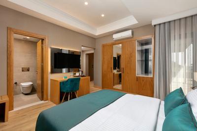 Pukka Hotel