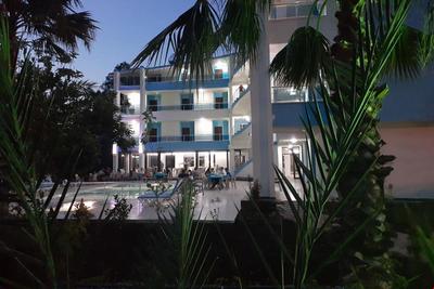 Ada Arası Hotel