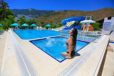 Otel Albos