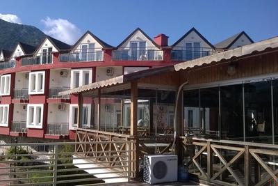 Klados Hotel