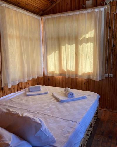 Rosebud Lodge