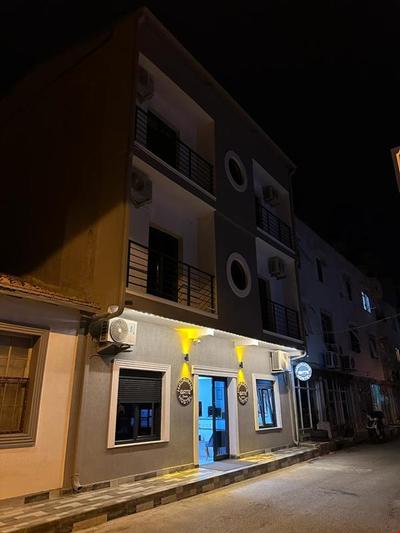 Hadrians Gate Family Hostel