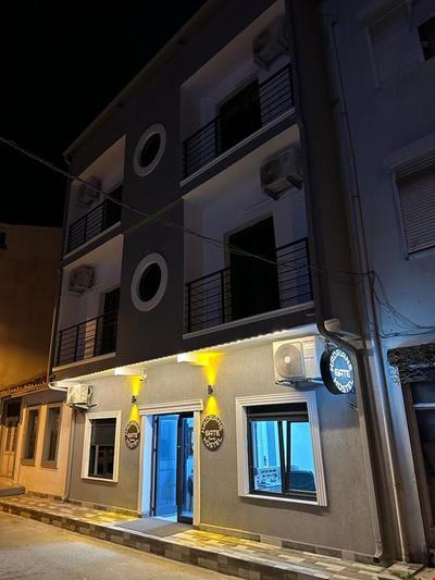Hadrians Gate Family Hostel
