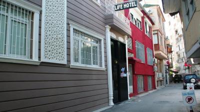 Life Hotel 2