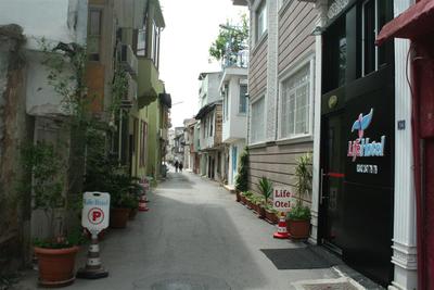 Life Hotel 2