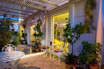 Nun By Laren Hotels